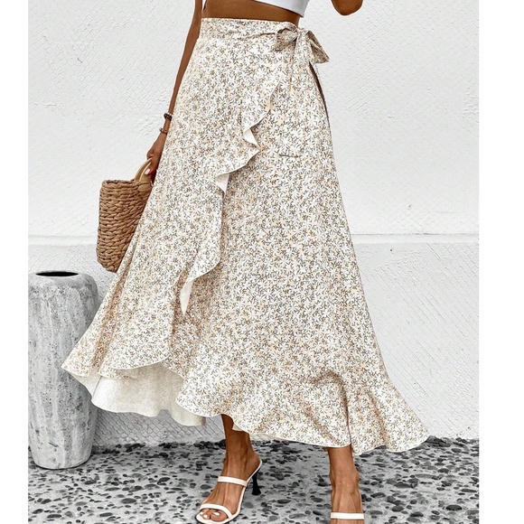 Boho Floral Print Ruffle Hem Maxi Dress - Picture 2 of 6